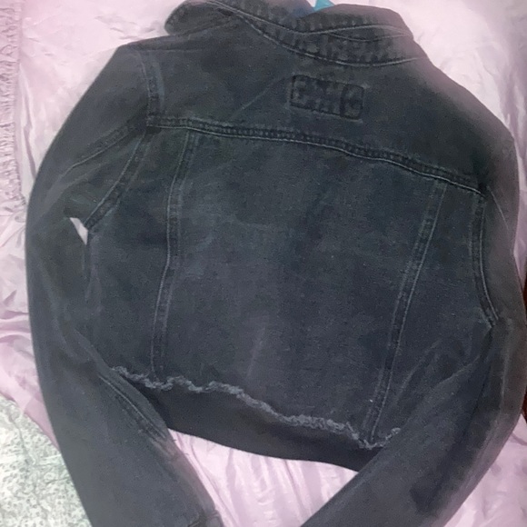 Black(denim crop jacket) - Picture 2 of 4